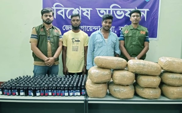 কুমিল্লায় ৩২ কেজি গাঁজা,১৮০ বোতল ফেনসিডিলসহ গ্রেফতার ২